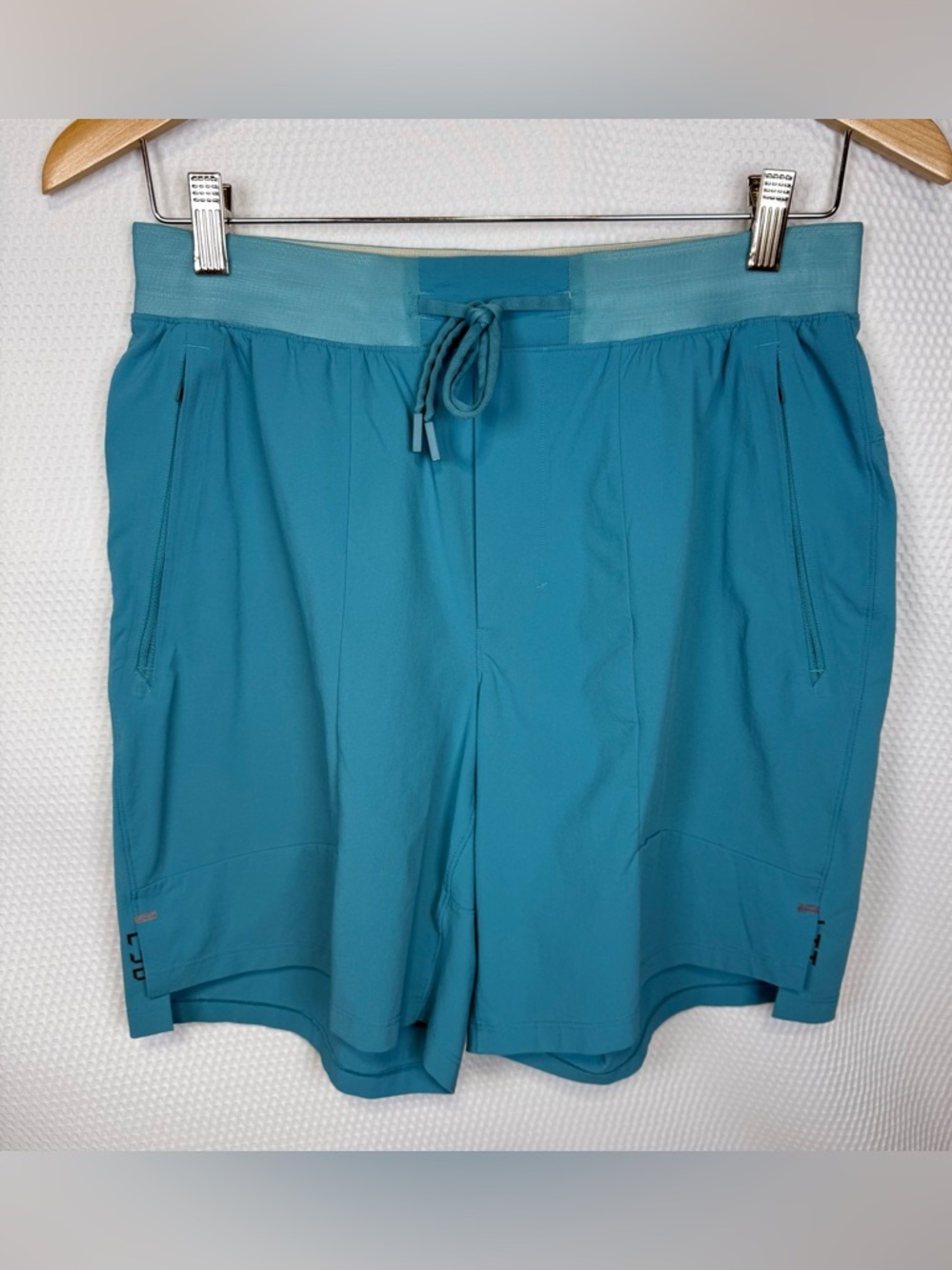 Lululemon Men's Medium Blue License to Train Linerless 7” Shorts